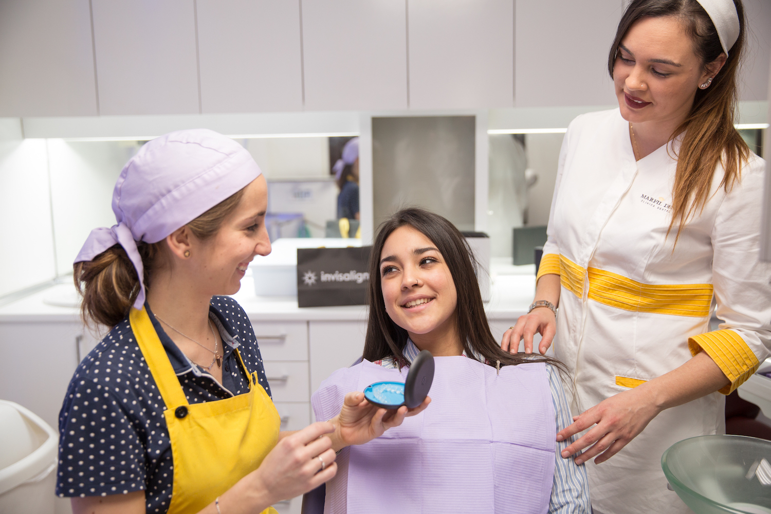 Cómo limpiar tus férulas de invisalign - Medident